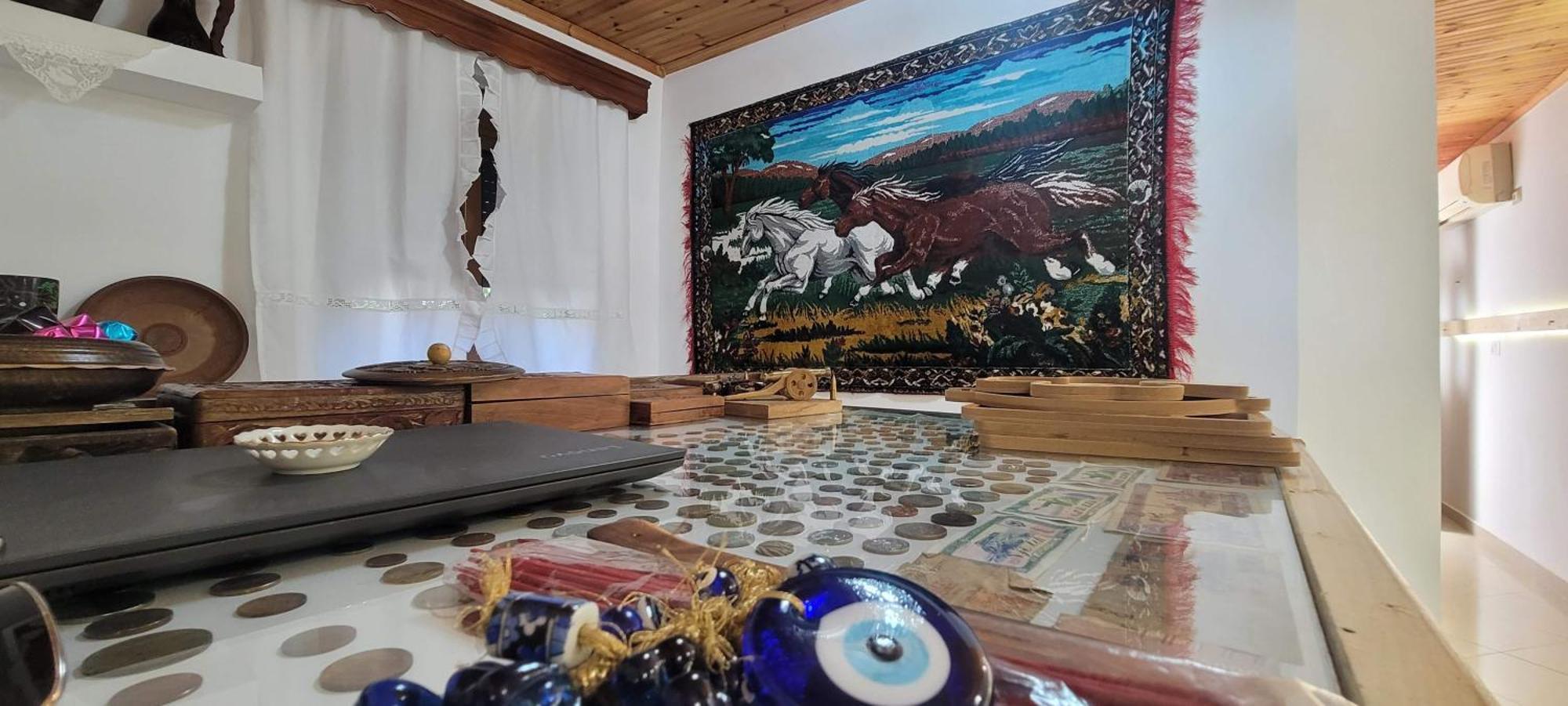 Guest House Emily Gjirokastër Eksteriør billede
