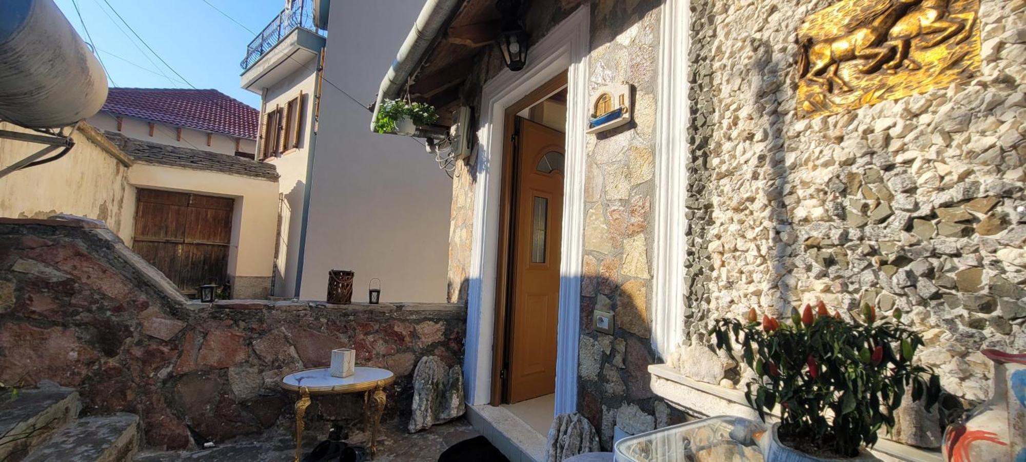 Guest House Emily Gjirokastër Eksteriør billede